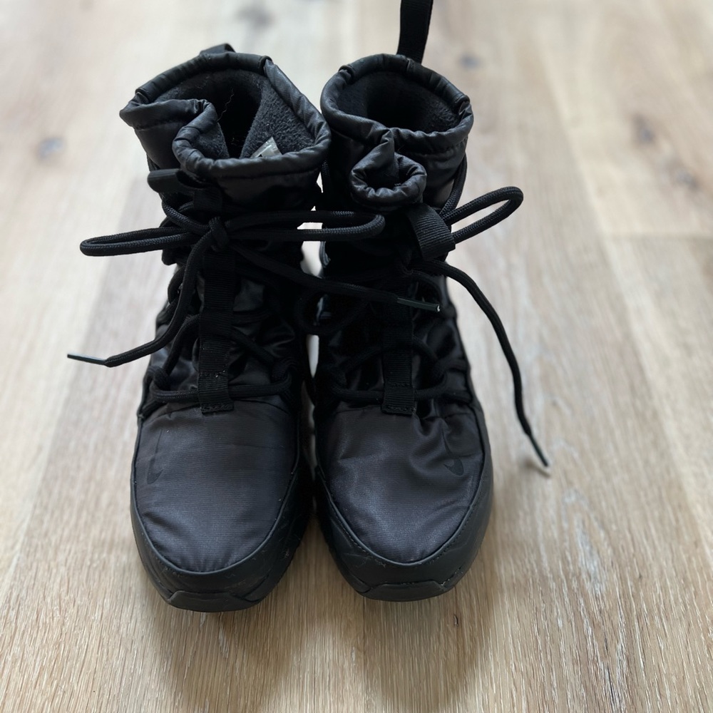 Nike black snow shoes